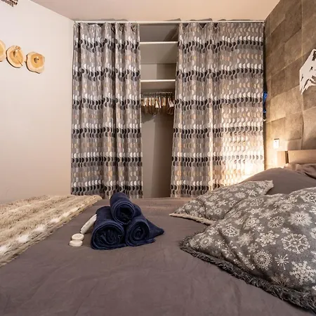 Slope Front Ski-in Out Escape Spacious Apartment- In The Center Of Appartement
